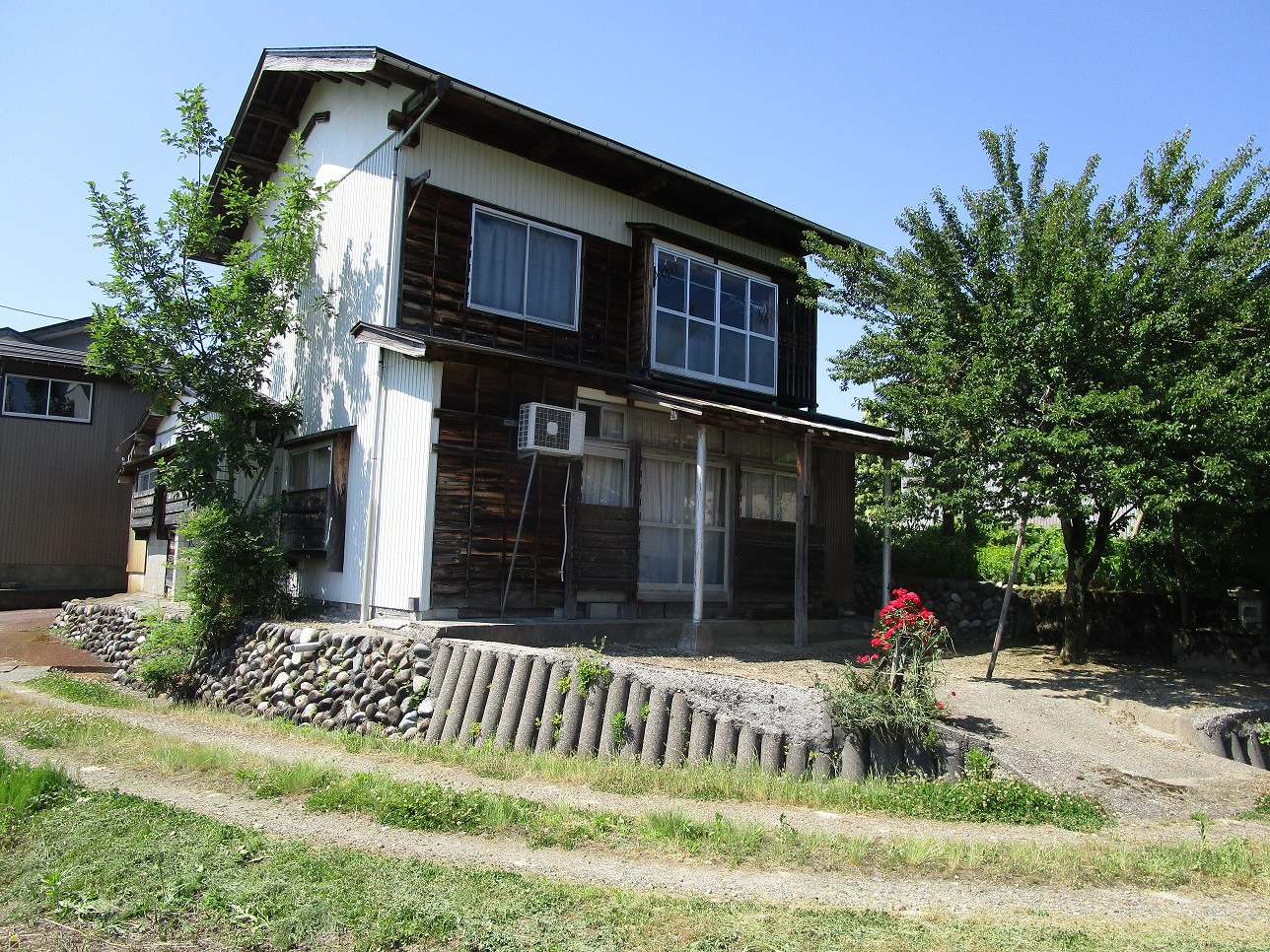 detached 小国町新町